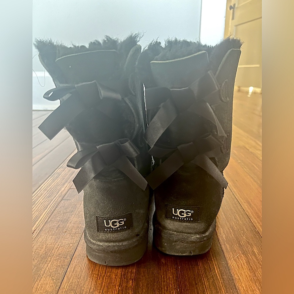 Black uggs with bows